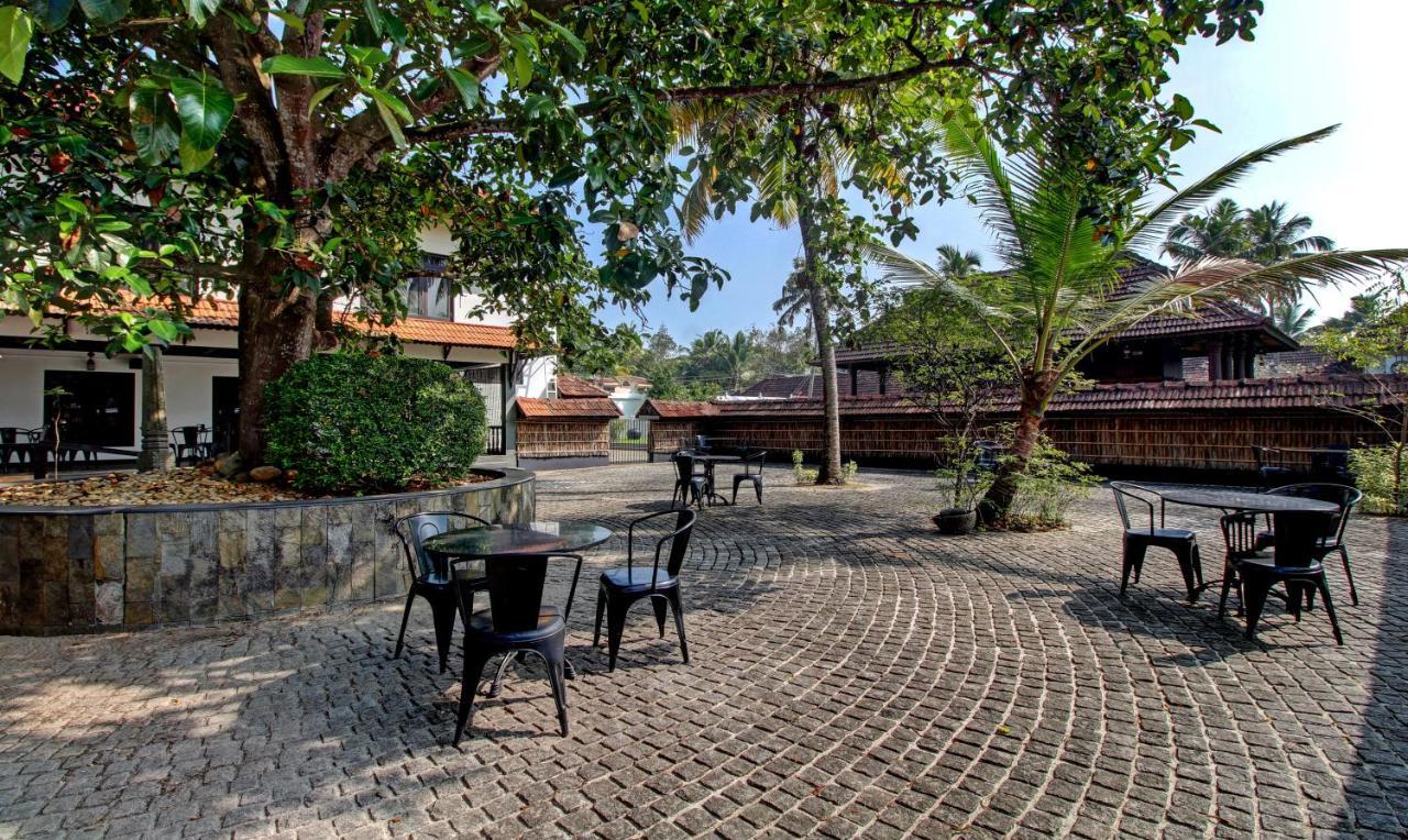 Treebo Premium Travancore Palace Cherthala Alappuzha Esterno foto
