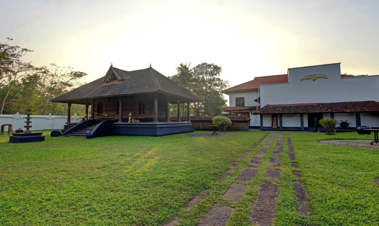Treebo Premium Travancore Palace Cherthala Alappuzha Esterno foto