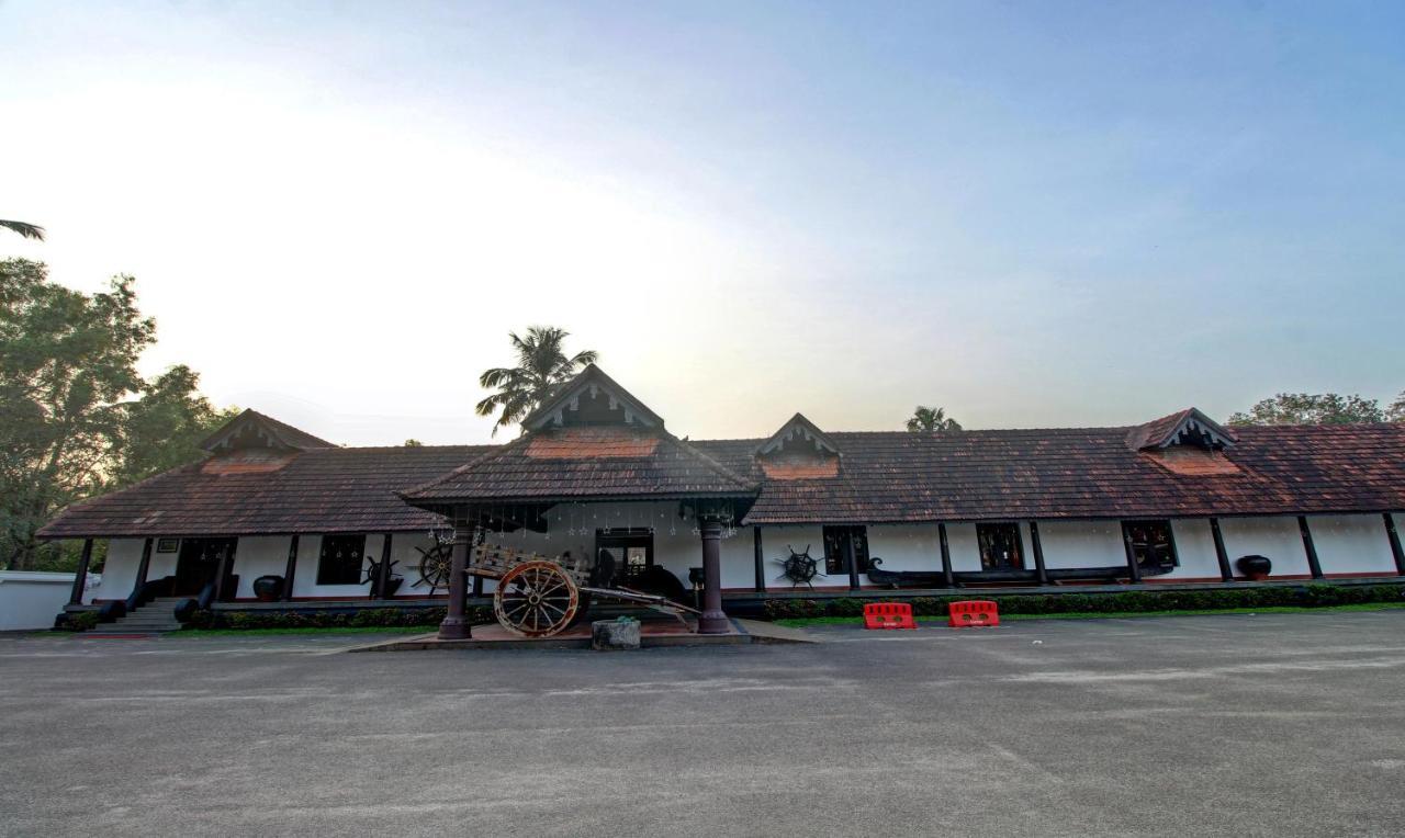 Treebo Premium Travancore Palace Cherthala Alappuzha Esterno foto