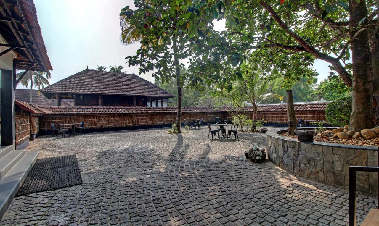 Treebo Premium Travancore Palace Cherthala Alappuzha Esterno foto