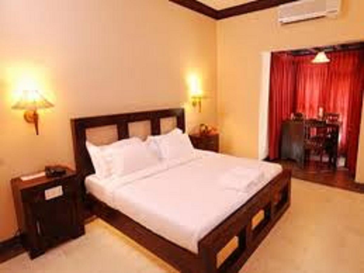 Treebo Premium Travancore Palace Cherthala Alappuzha Esterno foto