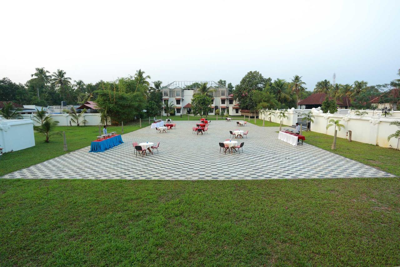 Treebo Premium Travancore Palace Cherthala Alappuzha Esterno foto