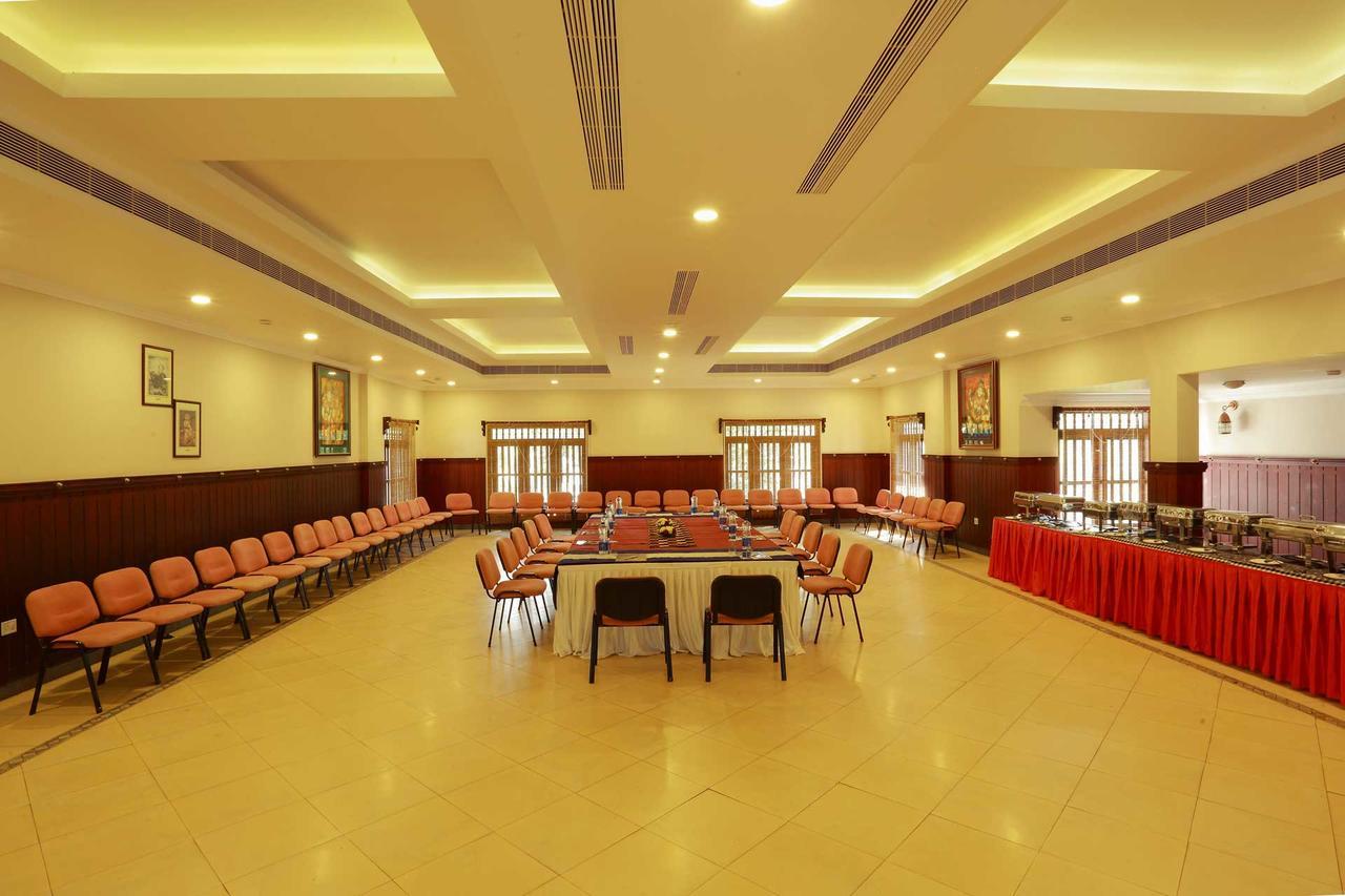 Treebo Premium Travancore Palace Cherthala Alappuzha Esterno foto